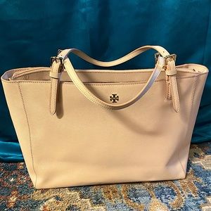 Tory Burch York Buckle Tote- Large in Light Oak